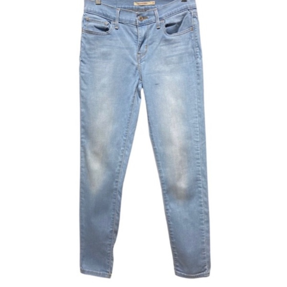 Size 28 Length 27” long LEVI’s Light Blue 710 Supper Skinny